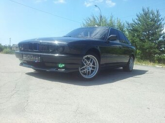Řasy na světlometech BMW E34 - 3