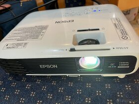 Projektor Epson EB04, WUXGA, 3LCD, dobrá svítivost - 3
