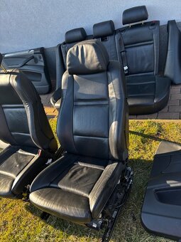 BMW X5 e70 sedačky interier - 3