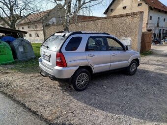 Kia SPORTAGE 4x42.0 benzín 104kw 2009 - náhradní díly z vozu - 3