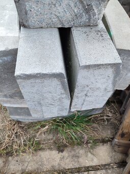 Stavební obrubníky, betonové - 3