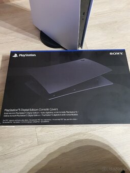 PS5 Digital Edition + 2 ovladače + černý kryt – skvělý stav - 3