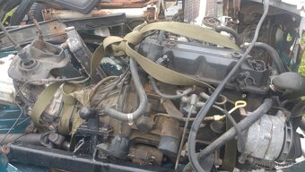 Jeep Wrangler, Cherokee motor 2,5 - 3