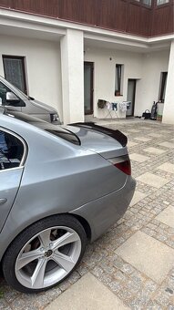 BMW E60 PSM Spoiler na Kufr - Černý Lesk - 3