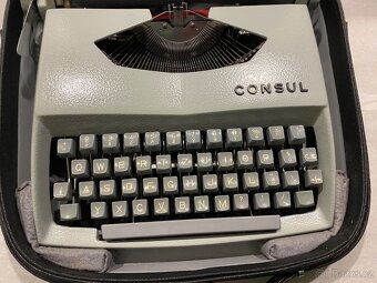 Psací stroj CONSUL model 231.2 - 3