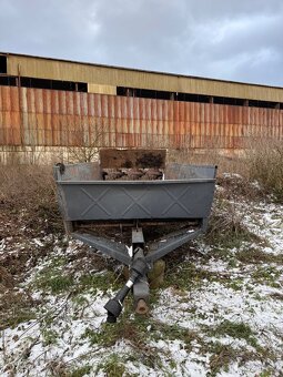 Rozmetadlo hnoje RUR 5 - 3