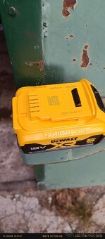 Nabíječka a nová baterie DeWALT 5 ah 18 v - 3
