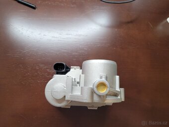 Škrticí klapka 04C133062D
ÚPLNĚ NOVA - 3