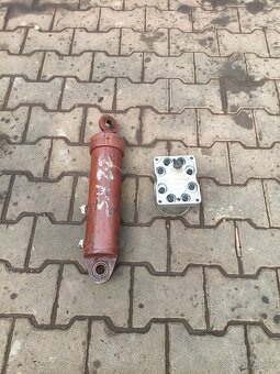 Zubové čerpadlo a píst - 3