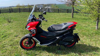 Aprilia SR GT 125 - 3