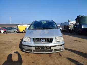 VW Sharan č. 23049 - 3