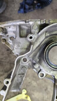 Těsnicí příruba přední části bloku motoru 06D103153C AXX/BWA - 3