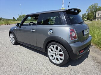 Mini Cooper JCW 155 kW R56 SLEVA - 3