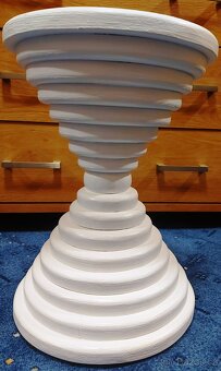 Květinový stolek ve tvaru písmene X - 3