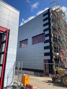 Monter odvetravanych fasád - 3