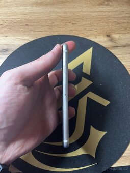 Apple iPhone SE (2022) — 64 GB Baterie 99% + 6měsíců záruky - 3