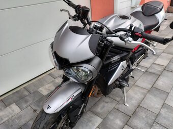 Triumph Street Tripla R 765 - 3