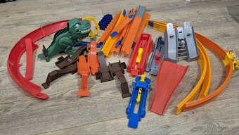 Hot Wheels dráha + Metal machines - 3