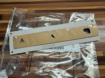 Černý nápis Octavia - originál nový - 3