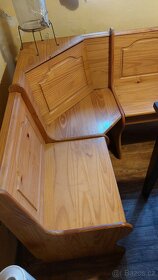 dřevěný jídelní set s rohovou lavicí, stůl, židle - 3