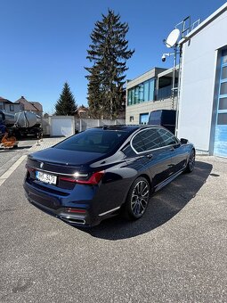 BMW 750d xDrive Sedan - 3