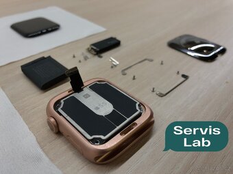 Výměna prasklého skla Apple Watch - 3