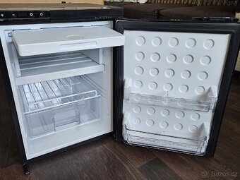 Vestavná kompresorová autochladnička 50L 12V a 24V - 3