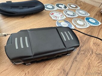 PSP Play Station Portable, kryty, hry - 3