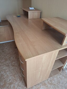 Pracovni stůl - 3