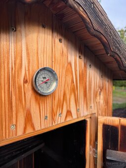 Dřevěná udírna - 3