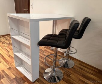Bílý barový stůl - 3
