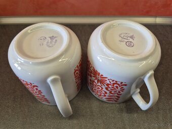 Retro hrnek s motivem květin typ B - 3