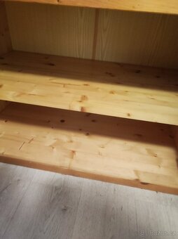 Dřevěná komoda - 3