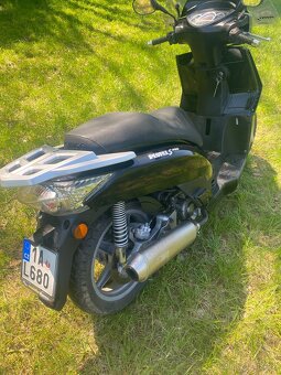 Skútru Kymco 250 - 3