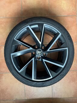 5x112 R19 Vega včetně pneu - 3