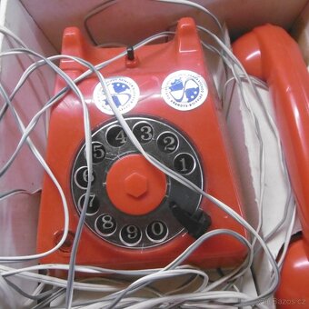 RETRO HRAČKY TELEFONY - 3