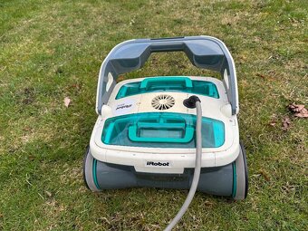 Robotický bazénový vysavač iRobot Mirra - 3