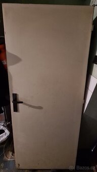 Prodám staré dveře 80 levé 2ks, 80 pravé 1ks, 60 pravé 2ks - 3