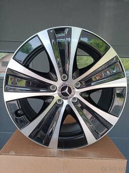 Mercedes R18 - 3