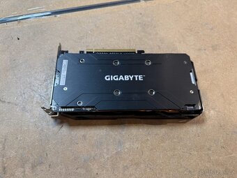 Predám pokazenú grafickú kartu AMD RX 580 8GB - 3