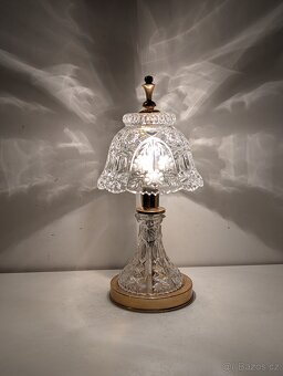pěkná skleněná lampa, stolní lampička - 3