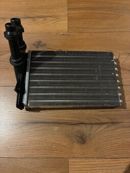 Radiátor topení VALEO 1J1 819 031 A - 3