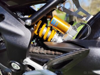 TRIUMPH STREET TRIPLE RR - 3