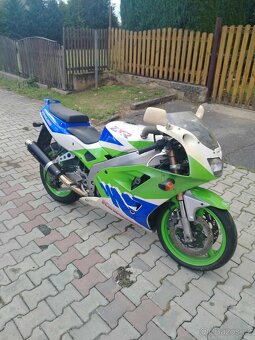 Kawasaki zxr400 - 3