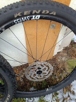 DT Swiss 1700 29" zapletená kola - 3