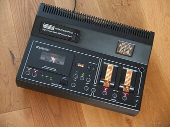 Eumig Metropolitan CCD Stereo kazetový magnetofon (1977) - 3