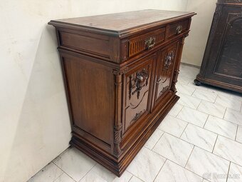 Starožitná masivní skříň - 3