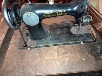 Prodám tři šici stroje - 3