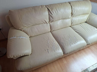 Sedací souprava a stůl - 3