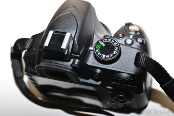Nikon D3200 + příslušenství - 3